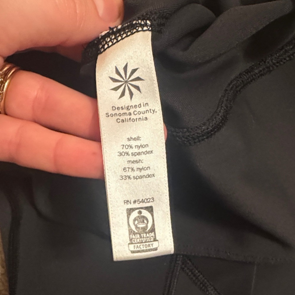 Athleta High-Waisted mesh side Leggings - Picture 2 of 9